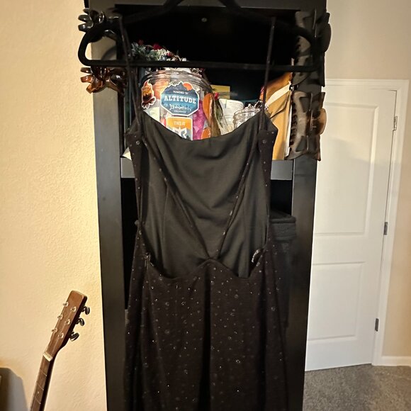 Backless Black Gown - Picture 2 of 7